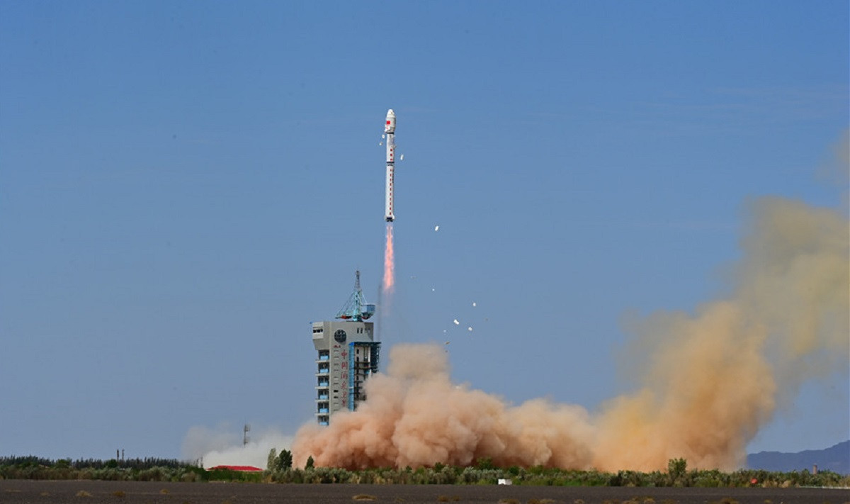 चीनद्वारा फेंग्युन–३ भूउपग्रह प्रक्षेपण